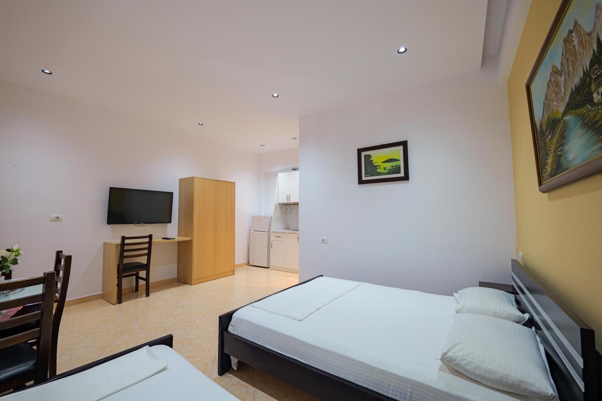 Hotel Chris Ksamil Kültér fotó