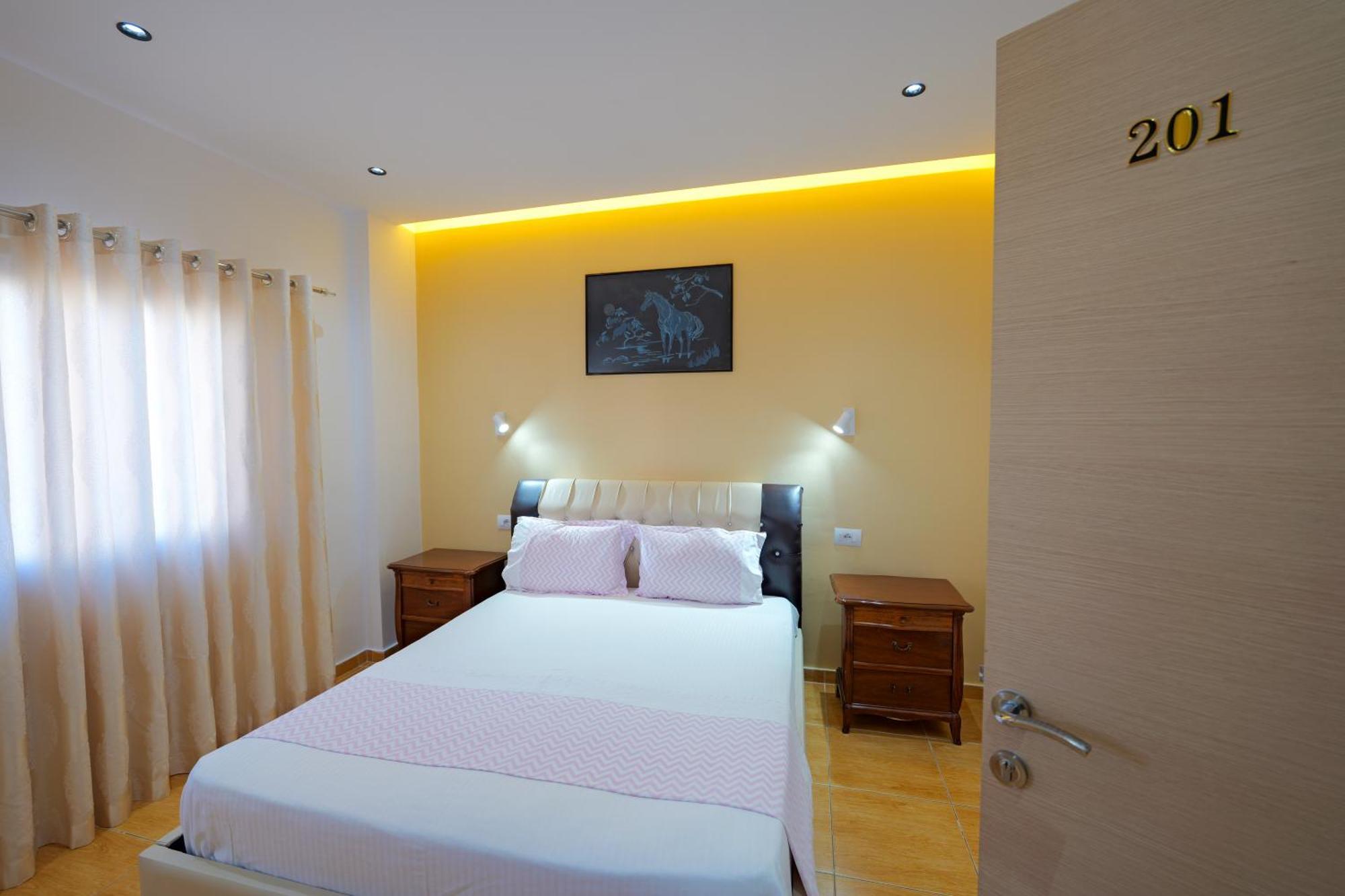 Hotel Chris Ksamil Kültér fotó