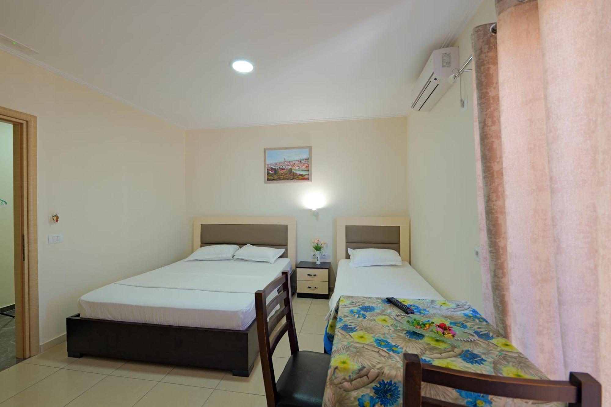 Hotel Chris Ksamil Kültér fotó