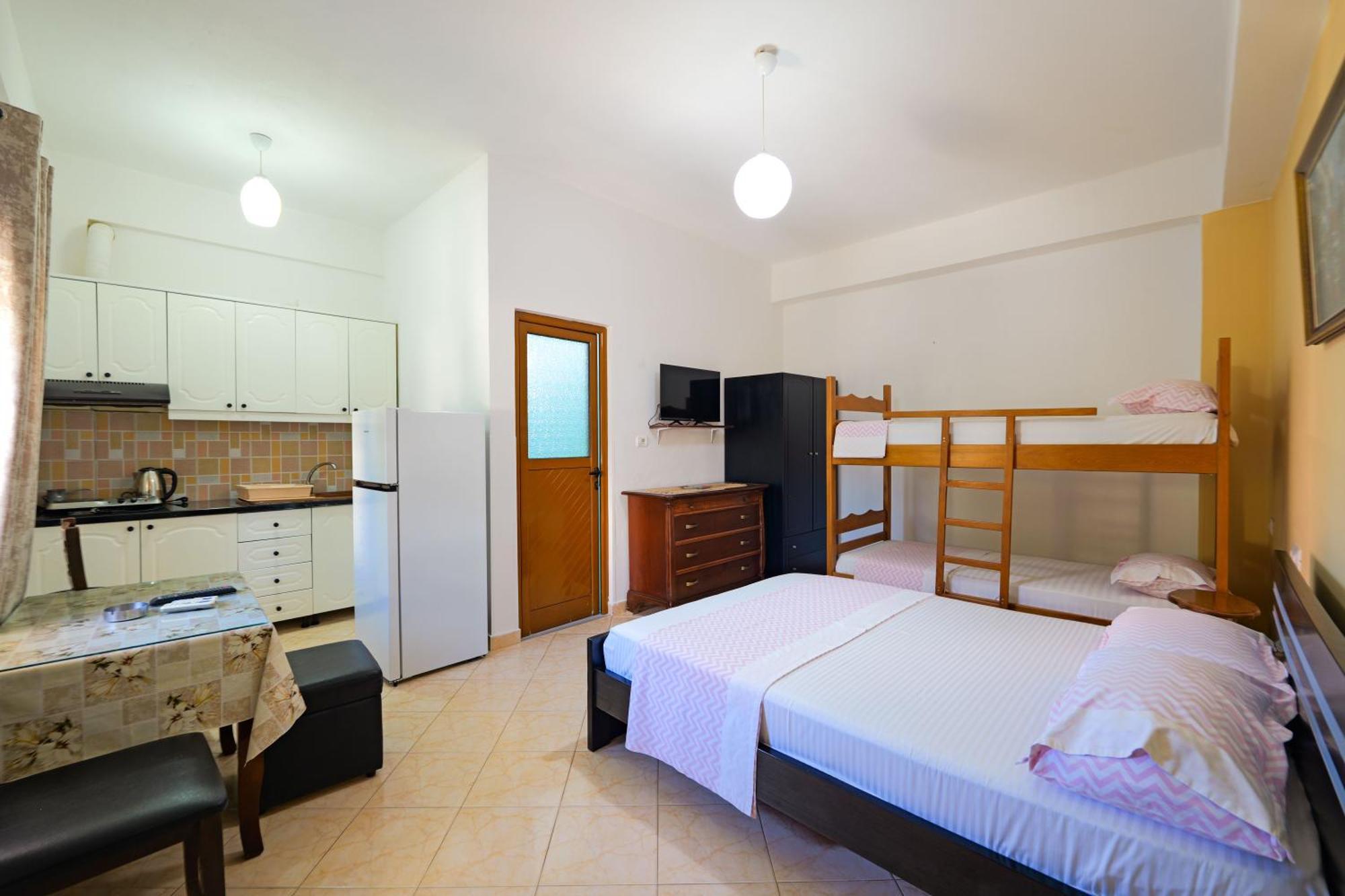 Hotel Chris Ksamil Kültér fotó