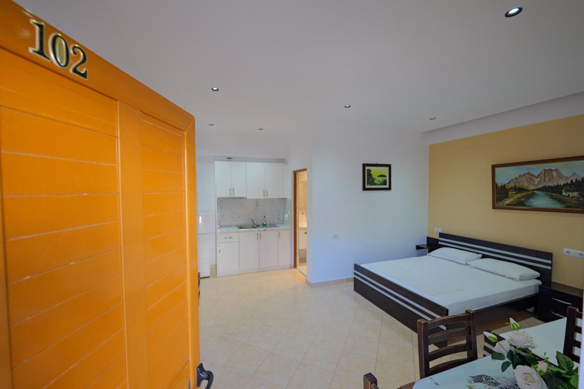 Hotel Chris Ksamil Kültér fotó