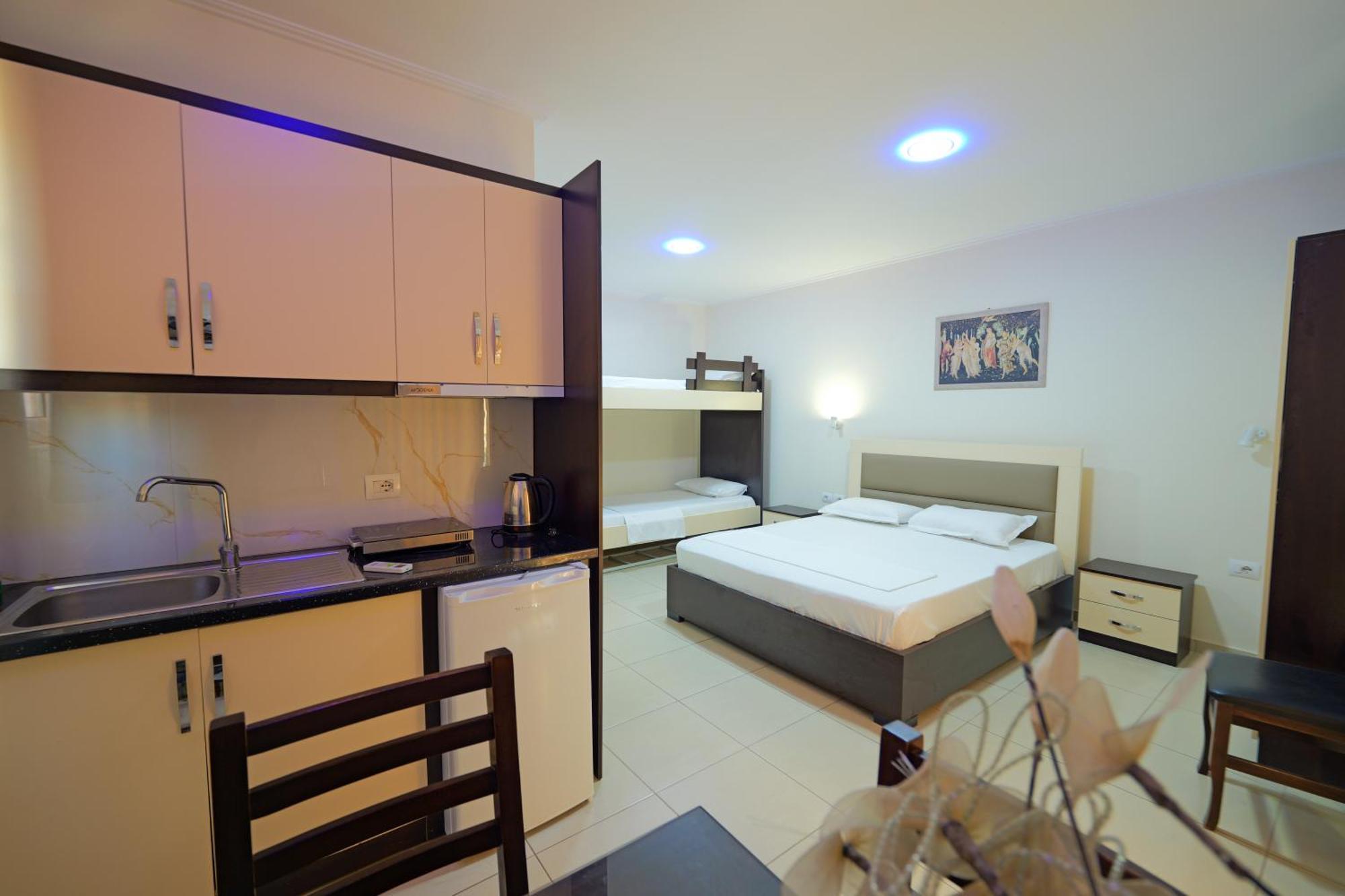 Hotel Chris Ksamil Kültér fotó