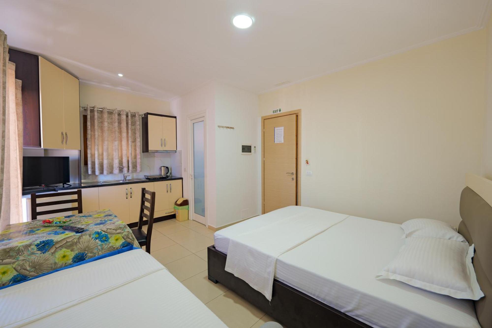 Hotel Chris Ksamil Kültér fotó