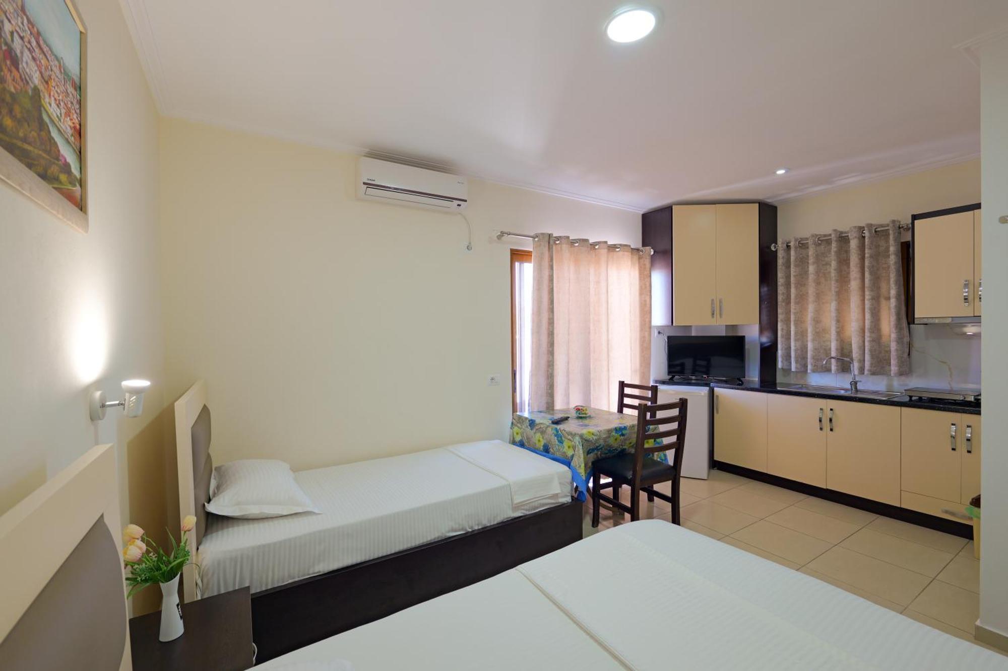 Hotel Chris Ksamil Kültér fotó