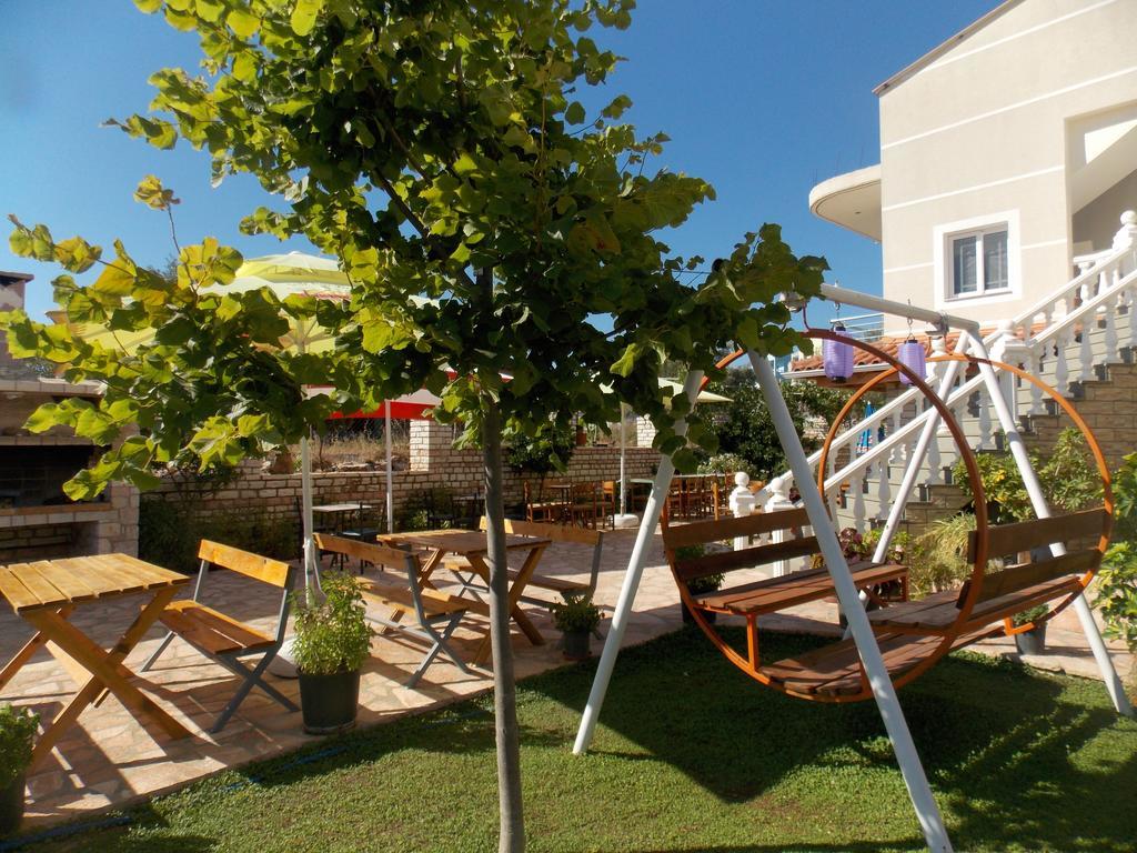Hotel Chris Ksamil Kültér fotó